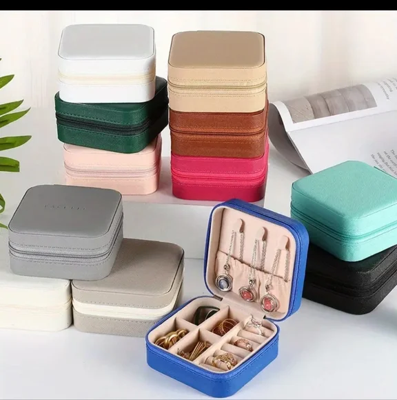 Portable Jewelry Box Purple - Picture 2 of 10